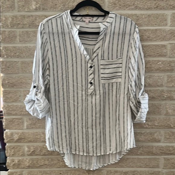 Lightweight pullover blouse - Picture 1 of 4